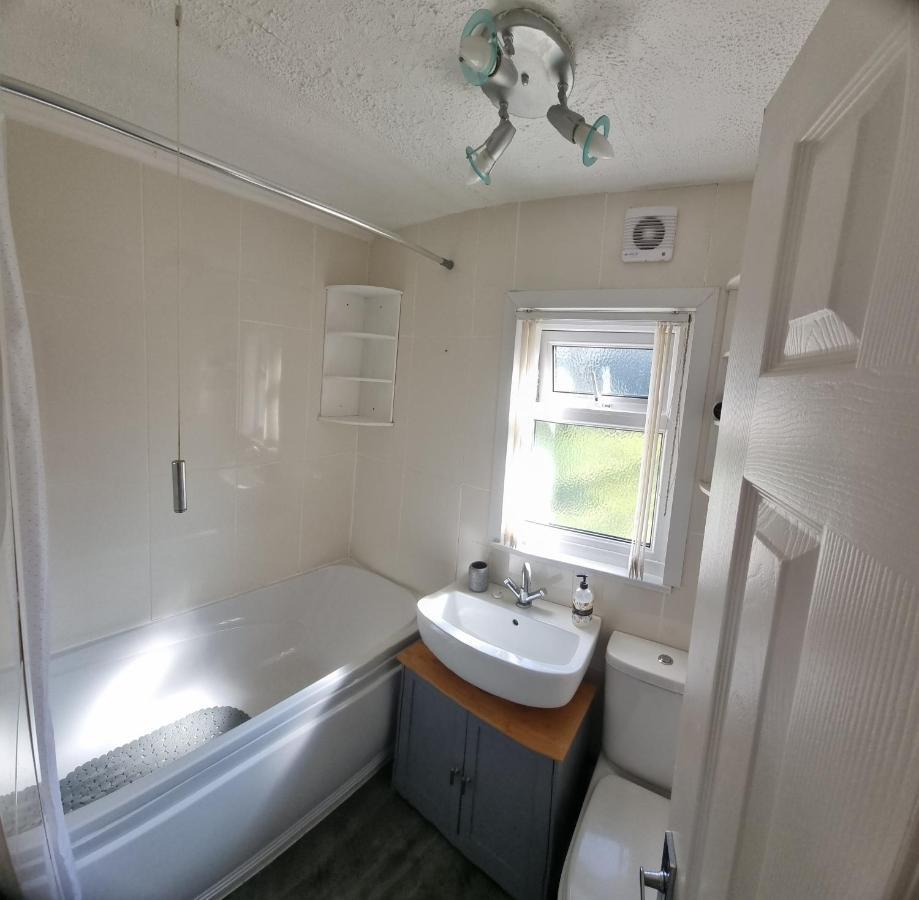 Watkin - Snowdon Cabins - Cozy Chalet - Glan Gwna, Caernarfon Caeathro Экстерьер фото